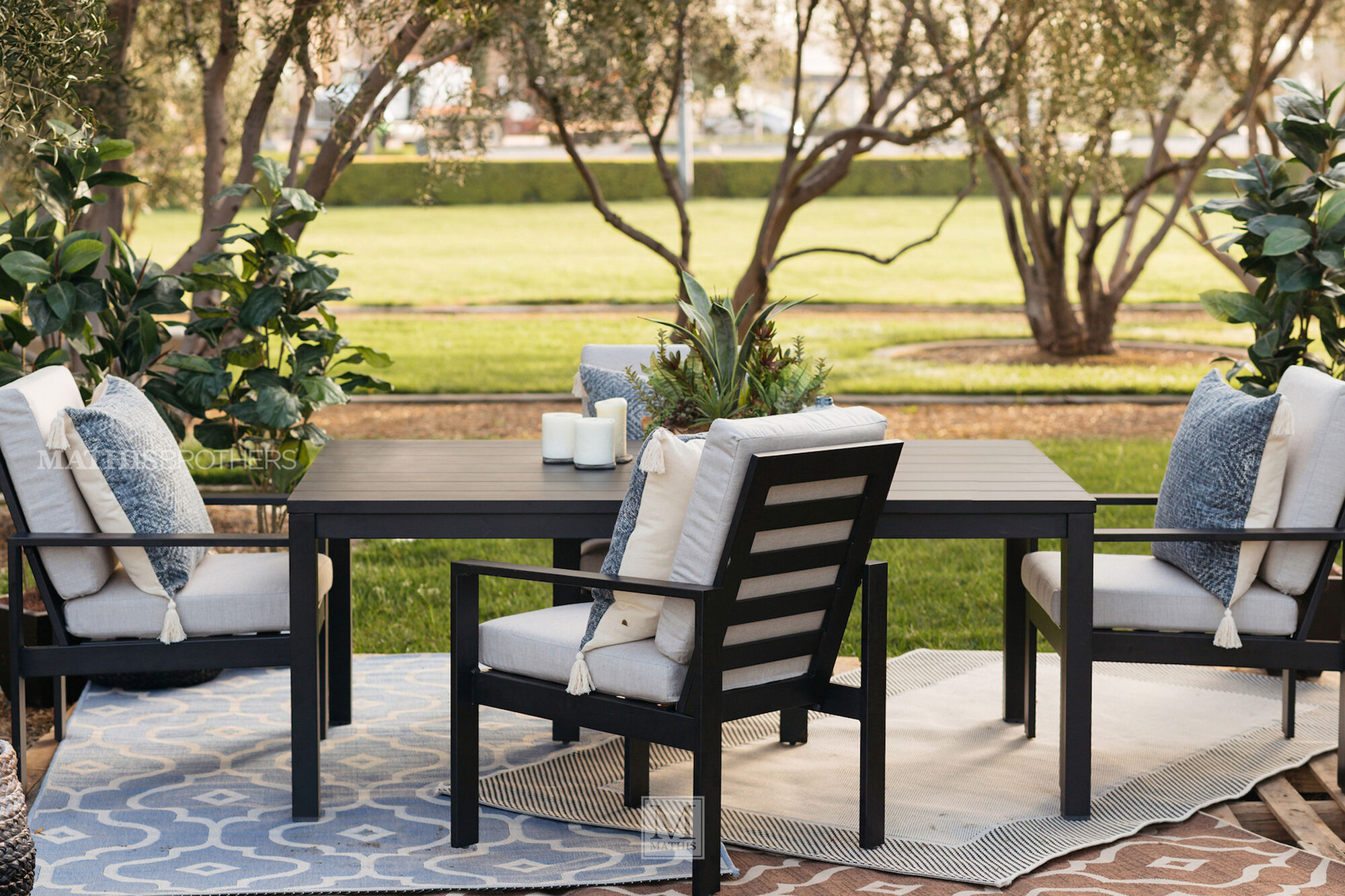 Modern Aluminum Patio Dining Chair in Black | Mathis Brothers Furniture