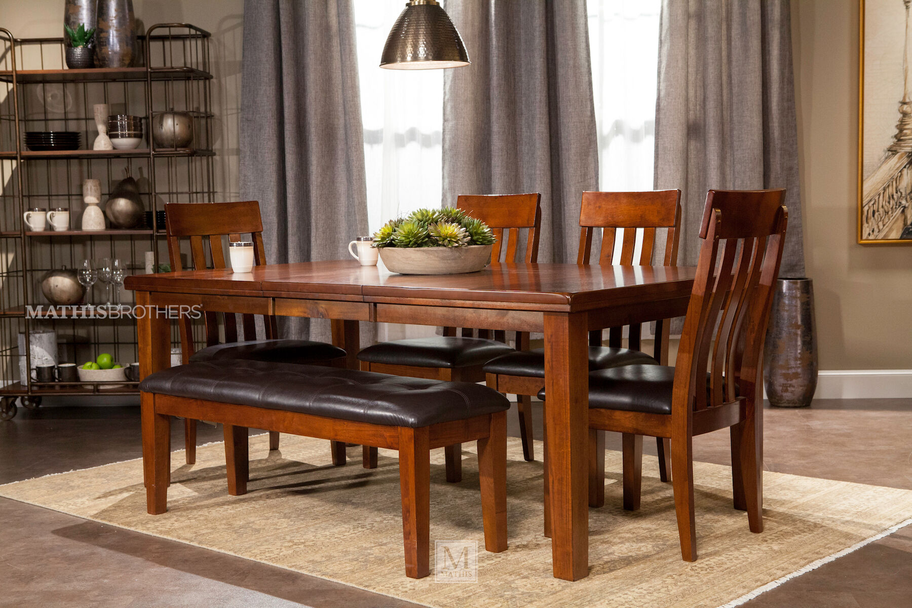 Три больших стола. Стильный обеденный стол. Обеденная зона. Стол деревянный обеденный. Деревянный стол в гостиную.